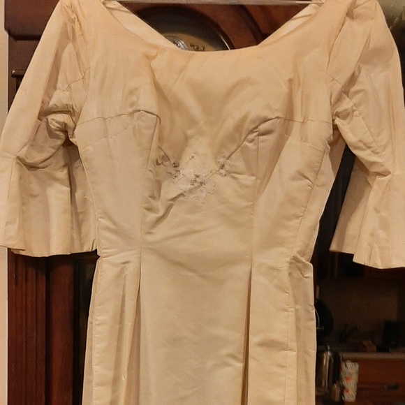 Vintage 1960's Satin wedding gown - Picture 5 of 6